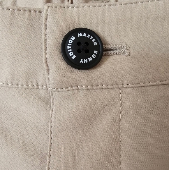 Master Bunny Edition  Tan Relaxed Fit Athletic Golf Shorts with Black Trim Sz 2 - Picture 4 of 6